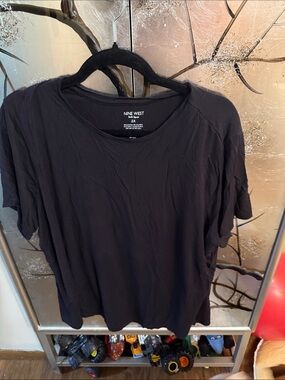Nine West Black Short-Sleeve Crew Neck Tee